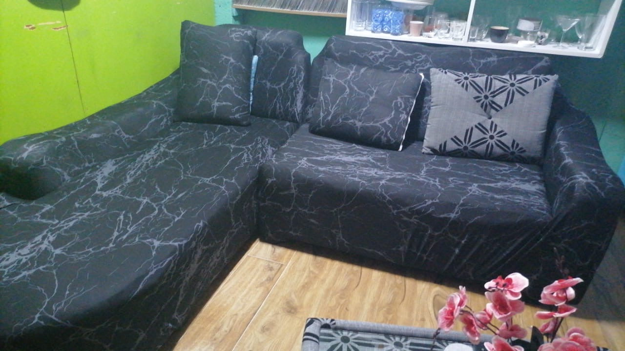 Sofa Cover - Black lightening